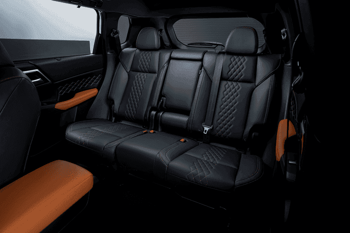 Vista Interna Traseira Outlander 2027