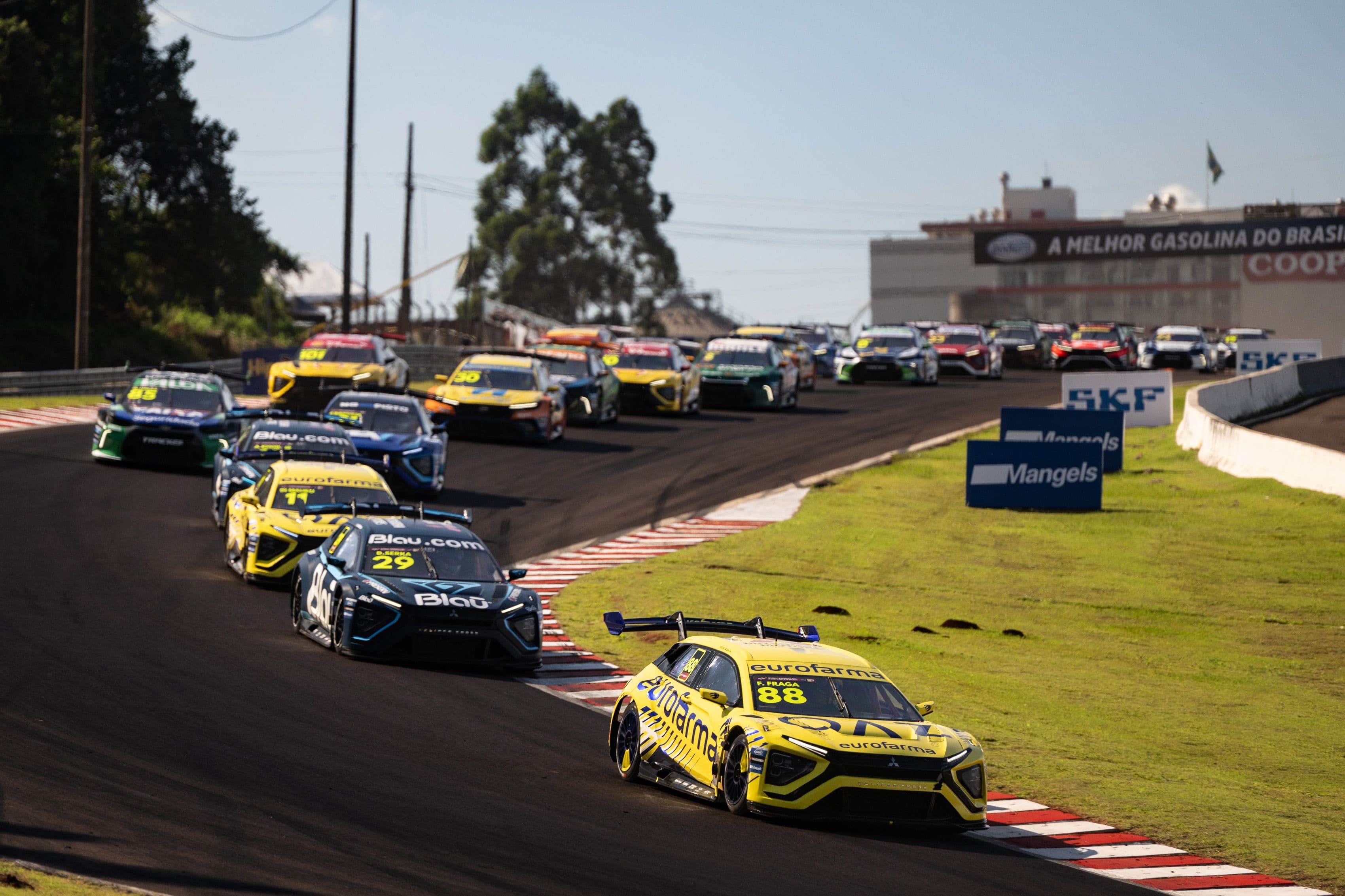 Três diamantes no pódio: Mitsubishi Motors faz 1-2-3 em Cascavel com vitória de Allam Khodair