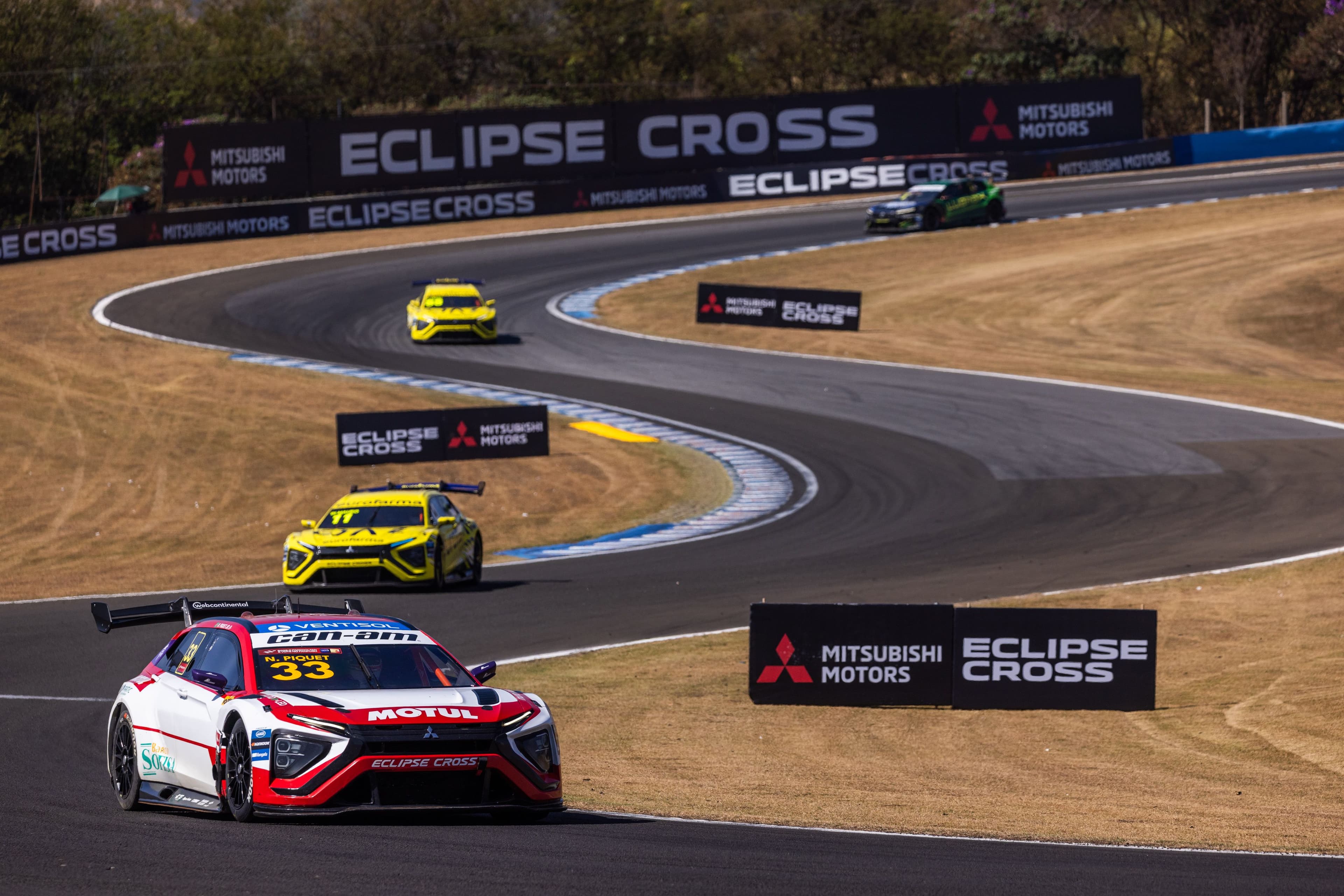 Dobradinha "em casa" da Mitsubishi com vitória de Piquet e di Mauro na ponta do campeonato
