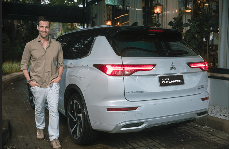 Em parceria com a Esquire, Mitsubishi Motors promove programa ‘Conexões com Pedro Andrade’ 
